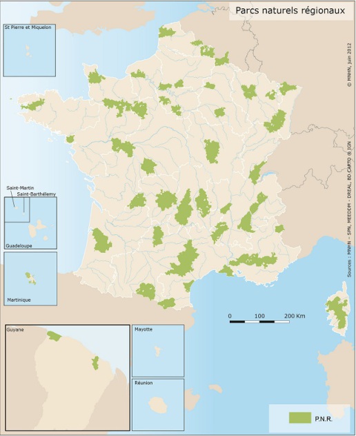 Carte de la France sur l'emplacement des parcs naturels régionaux. Sont représentés par des zones vertes, la multitude de PNR en France.